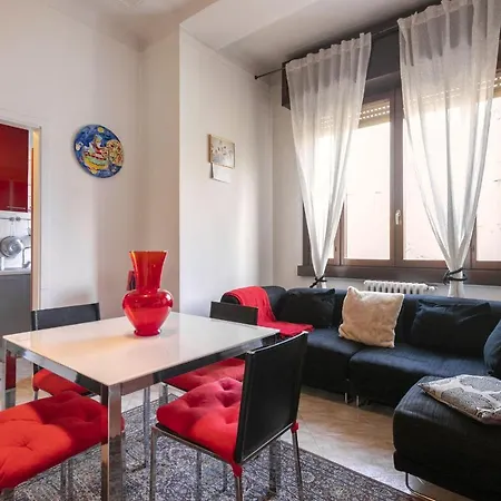 Apartment Segrino, Elegant In The Heart Of The Isola District *
