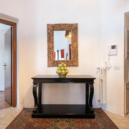 Apartment Segrino, Elegant In The Heart Of The Isola District Mailand