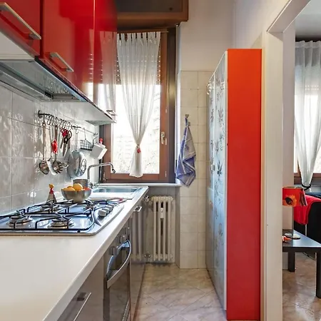 Apartment Segrino, Elegant In The Heart Of The Isola District *