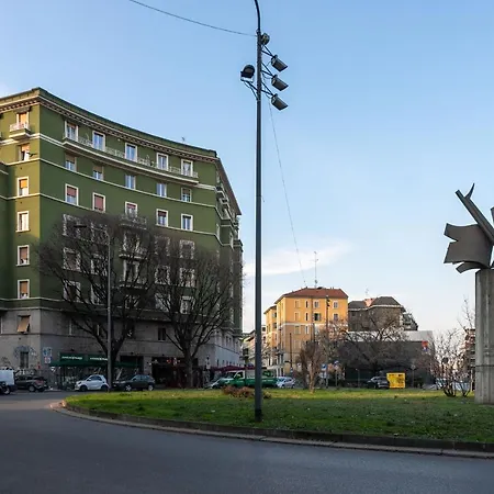 Apartment Segrino, Elegant In The Heart Of The Isola District