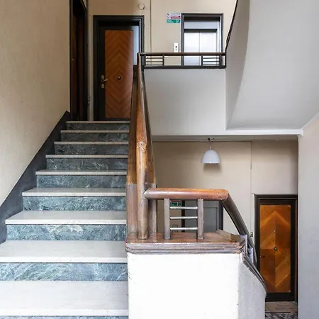 Segrino, Elegant In The Heart Of The Isola District Apartment Mailand